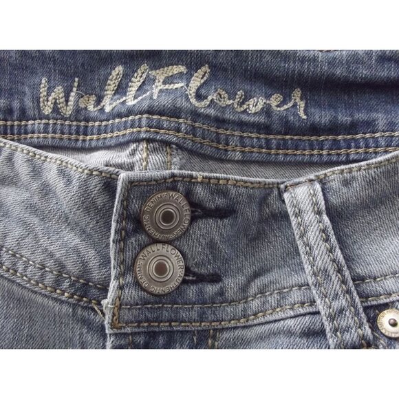 Wallflower Skinny Crop Jeans 9 Mid Rise Skinny Light Blue Embroidered Pockets - Picture 3 of 11